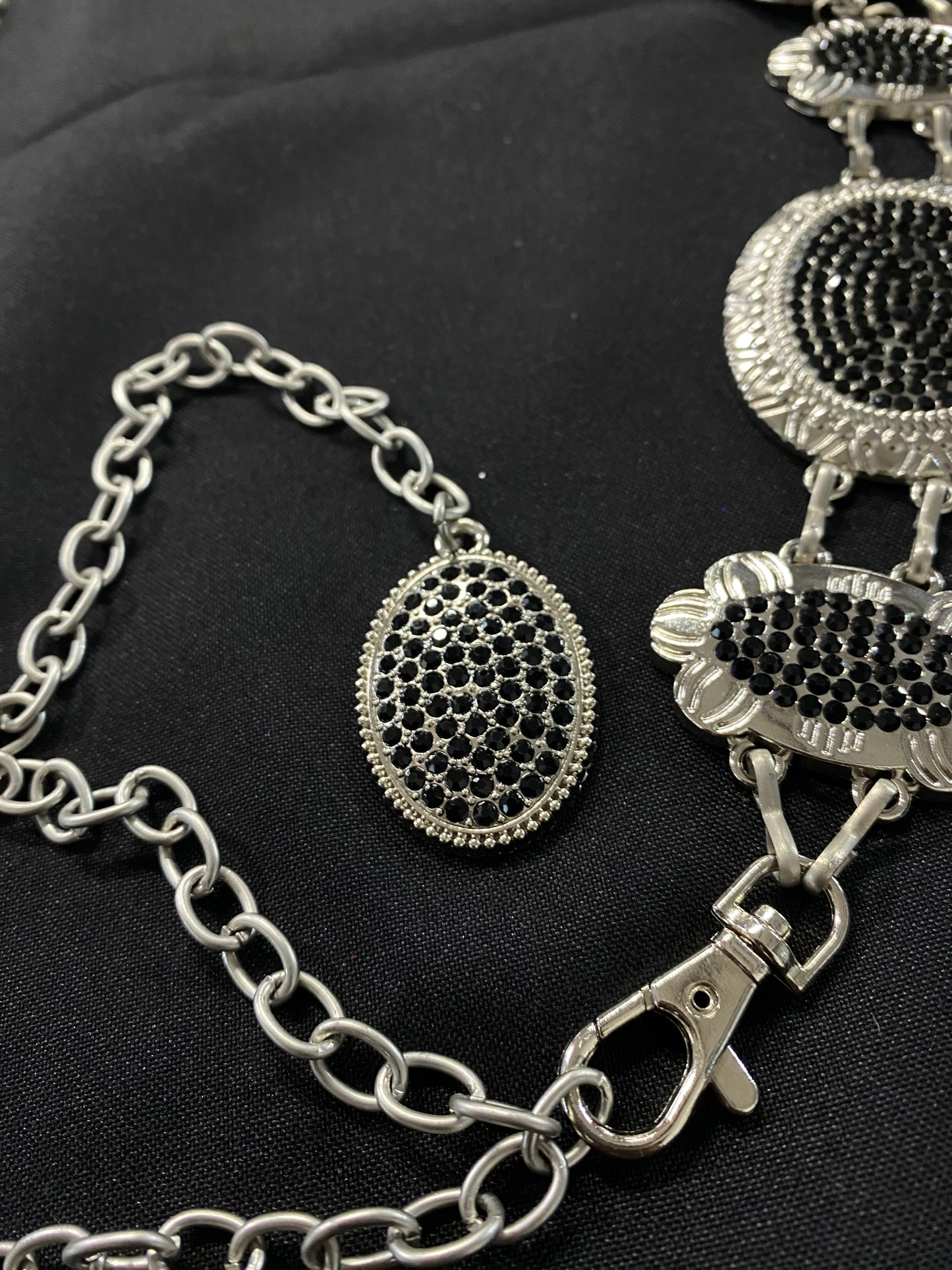BLACK SHINE CONCHO BELT