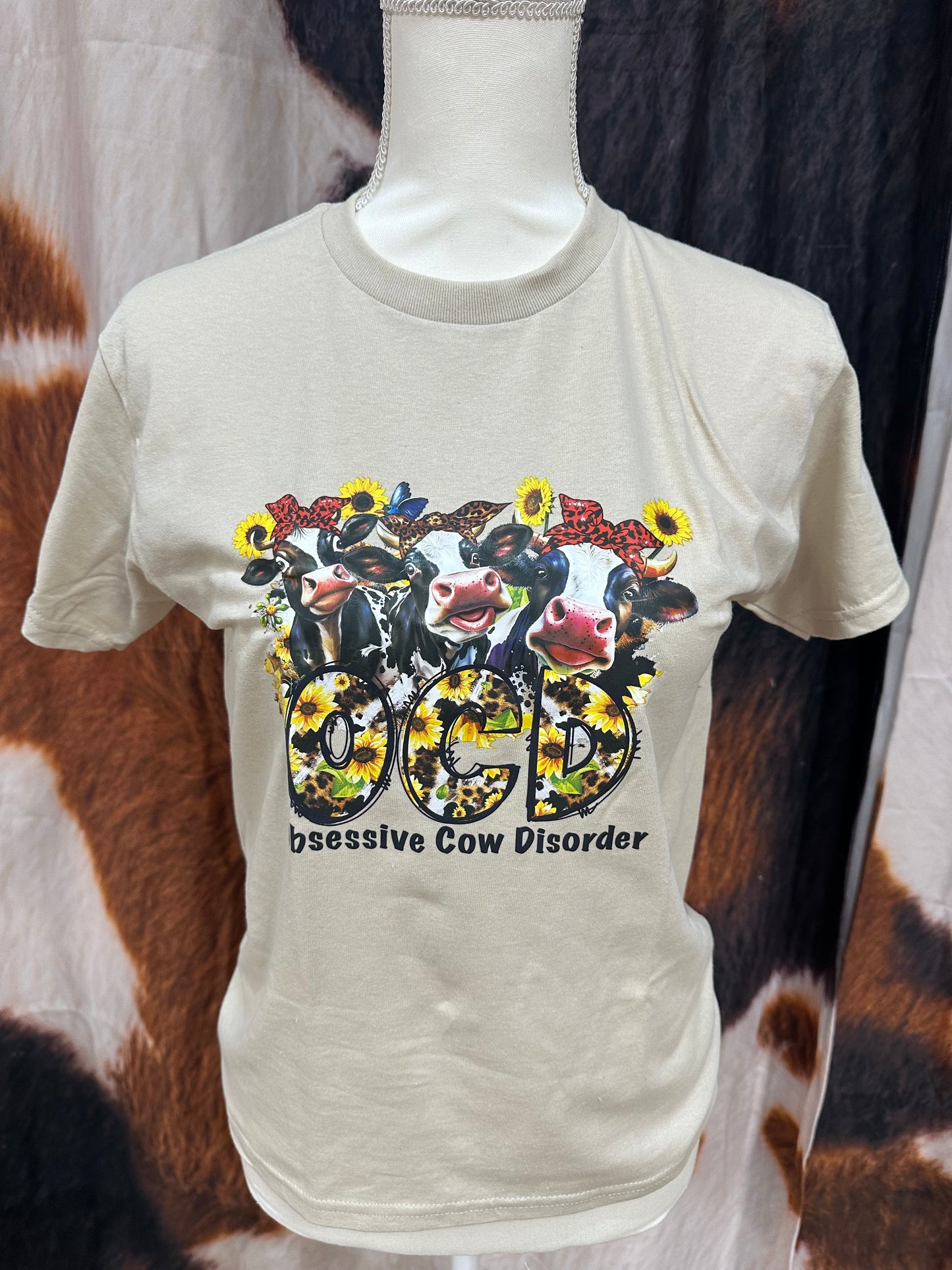 GILDAN| BEIGE CUSTOM TSHIRT OCD OBSESSIVE COW DISORDER