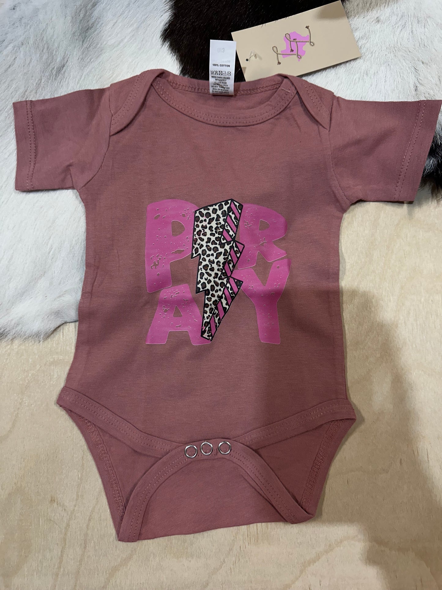 LUCKY & FRIENDS| CUSTOM TSHIRT PRAY