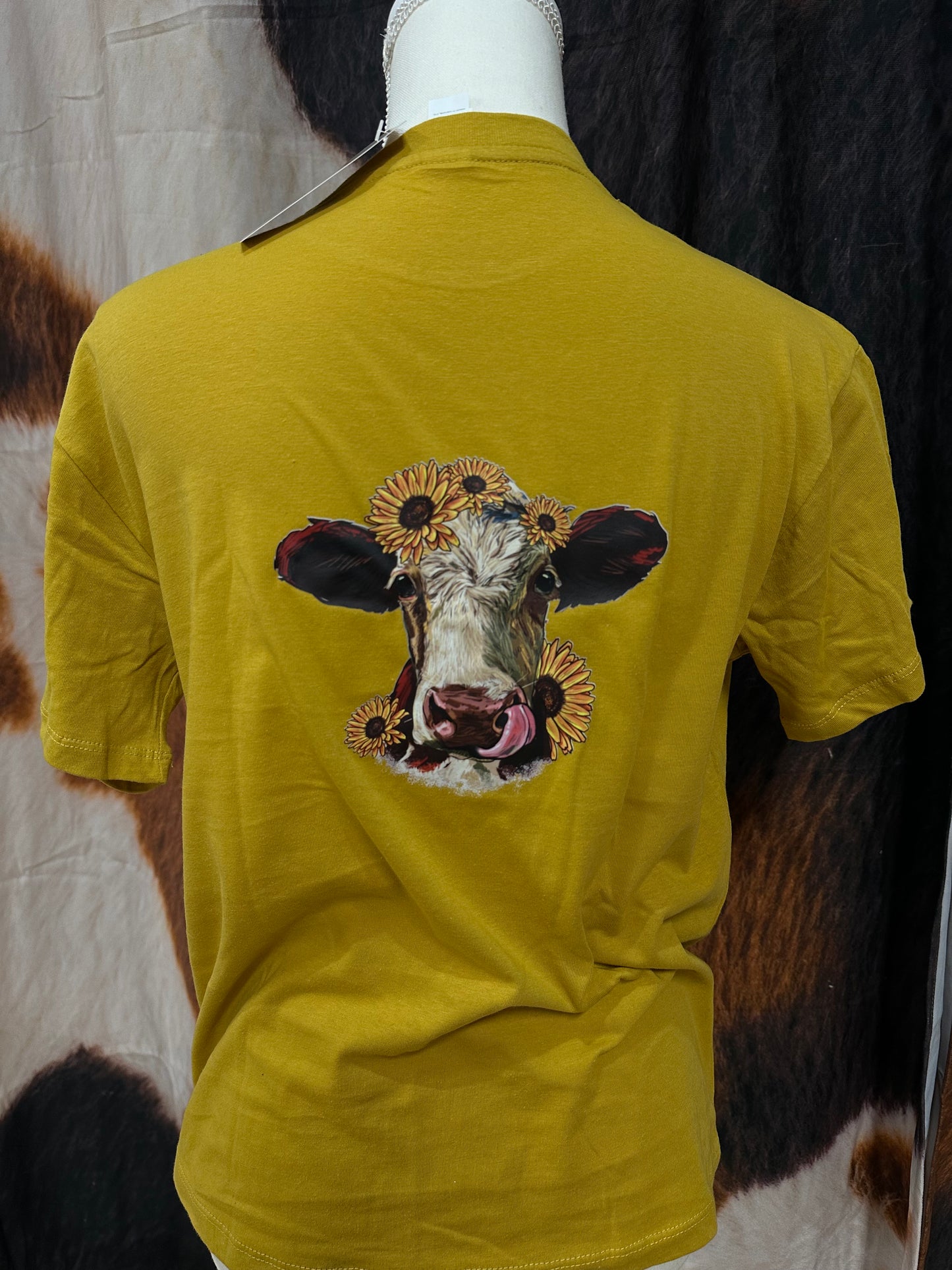 LUCKY & FRIENDS| CUSTOM YELLOW TSHIRT LICKING COW & BOW