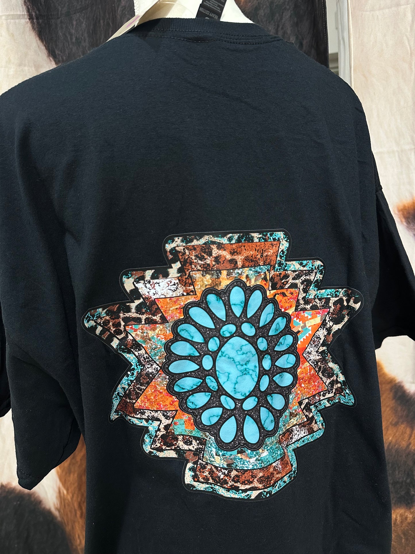 GILDAN | CUSTOM T-SHIRT AZTEC PRINT & BOW