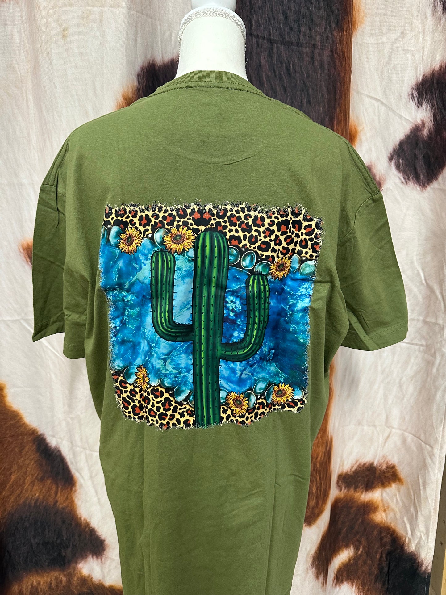 LUCKY FRIENDS| CUSTOM T-SHIRT CHEETAH CACTUS SUNFLOWERS