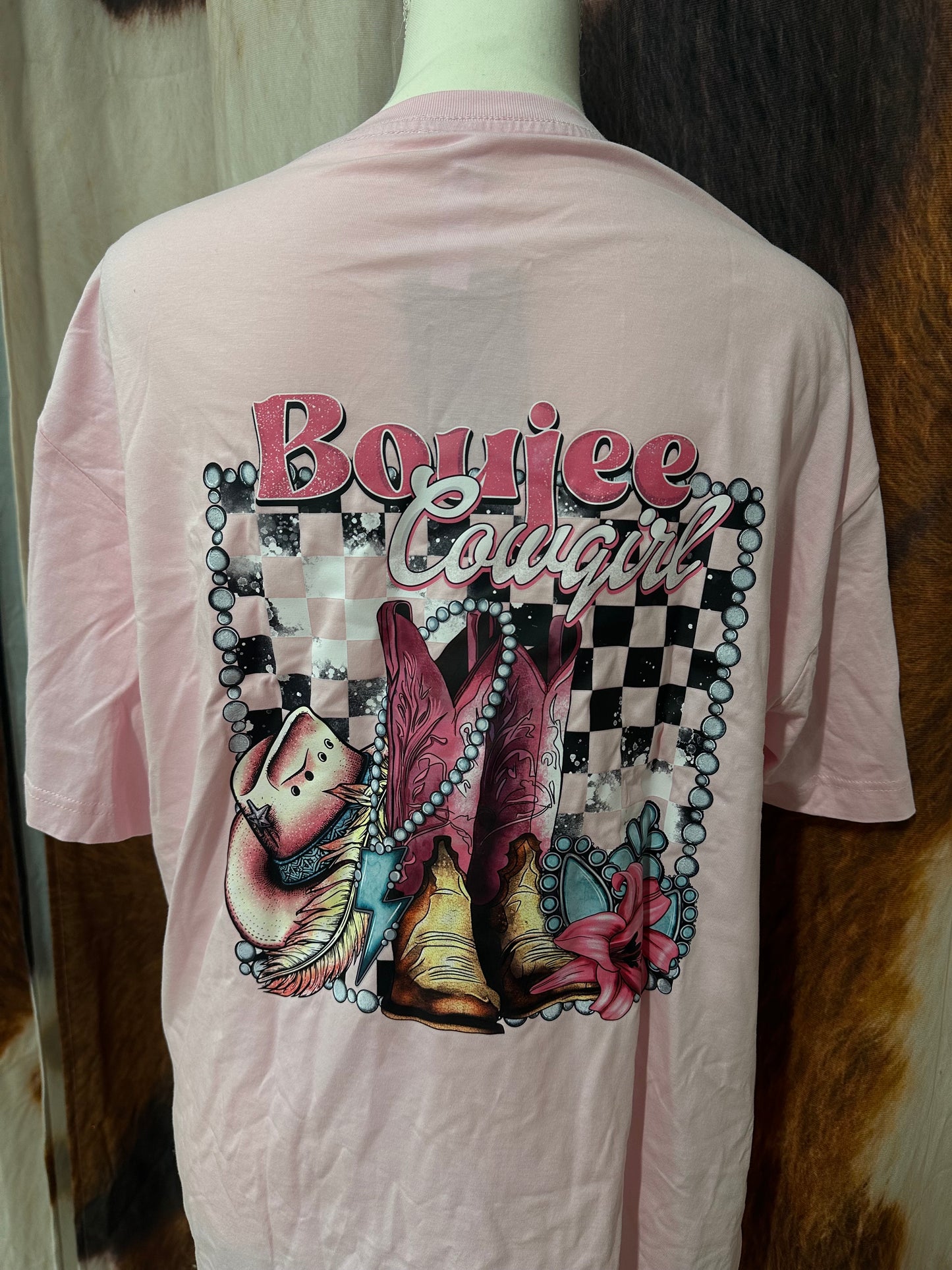 LUCKY FRIENDS| LIGHT PINK CUSTOM T-SHIRT BOUJEE COWGIRL