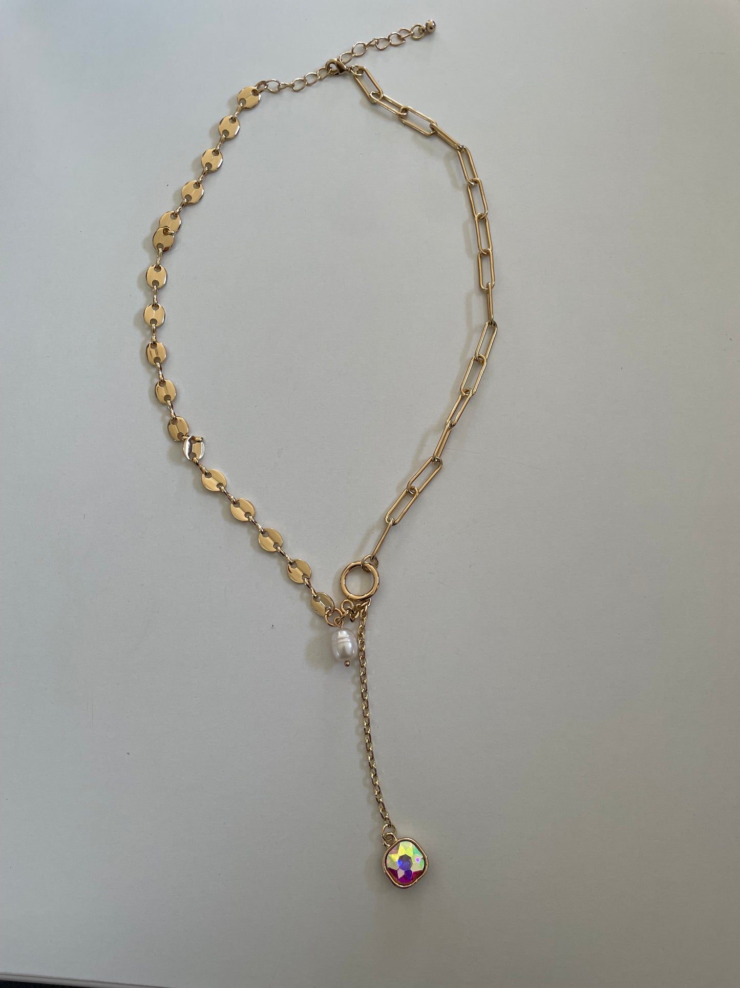 Gold pearl necklace