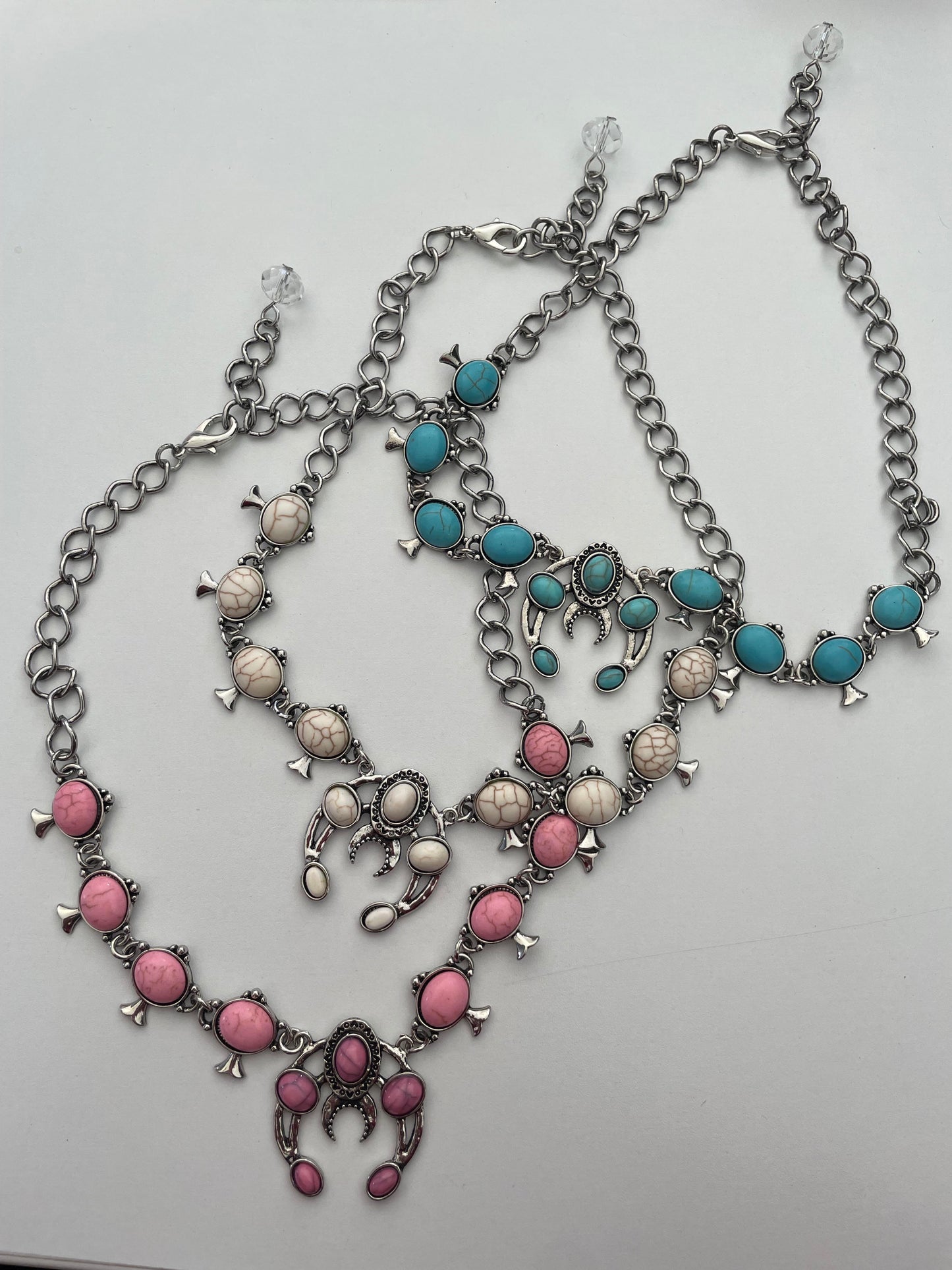 HORSESHOE NECKLACE