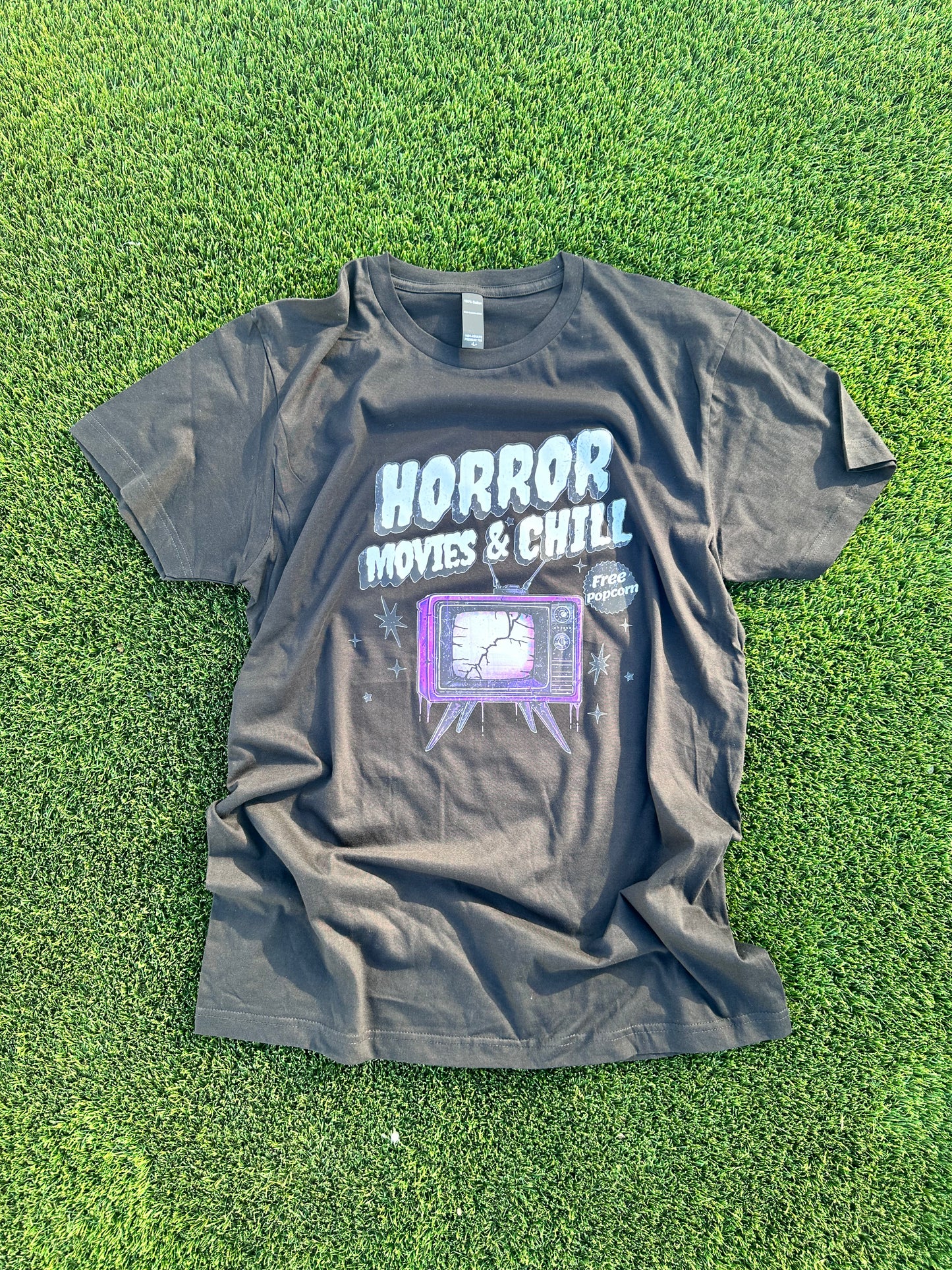 HORROR MOVIES & CHILL T-SHIRT