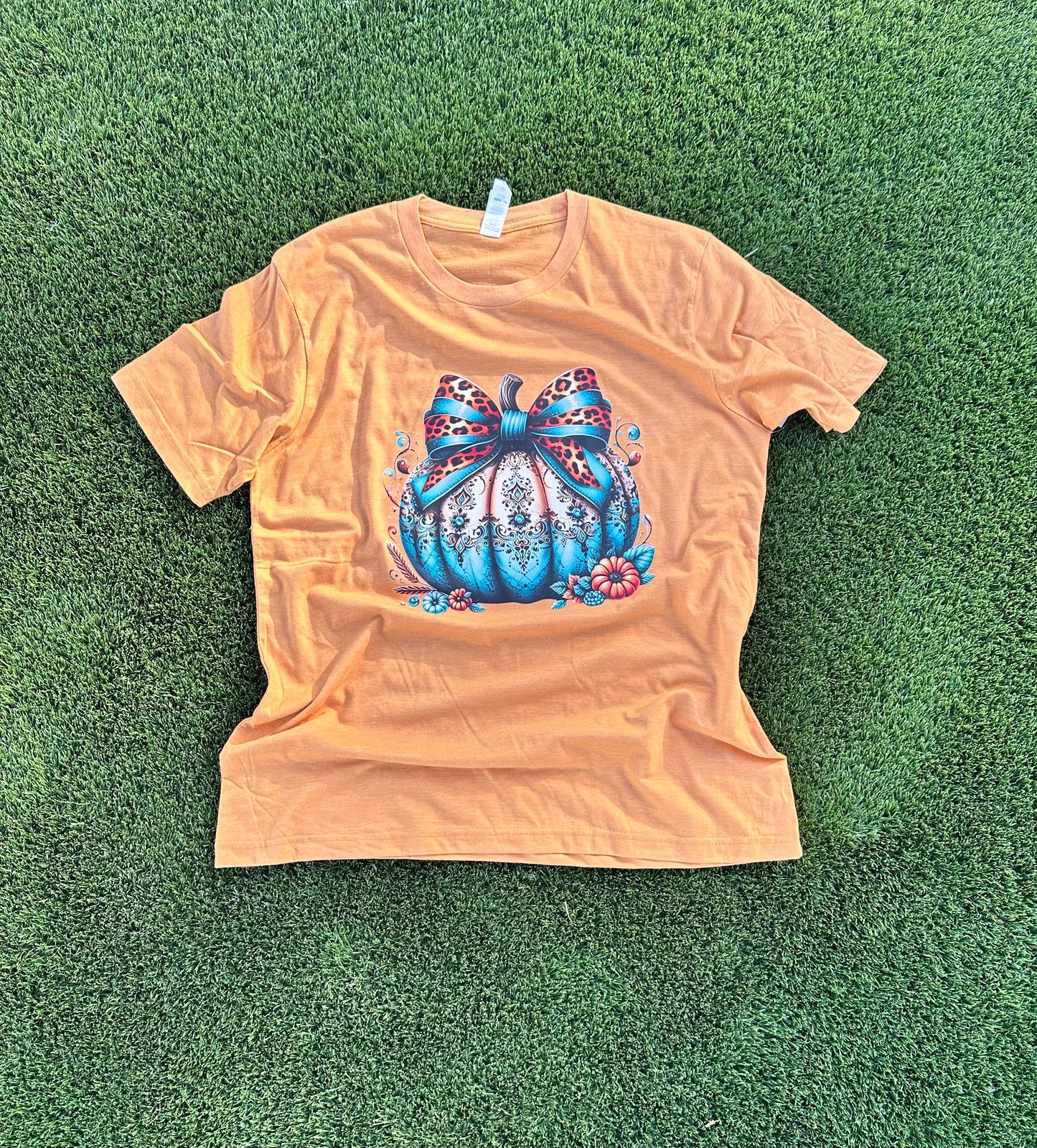 Turquoise Cheetah Pumpkin - Women's T-Shirt