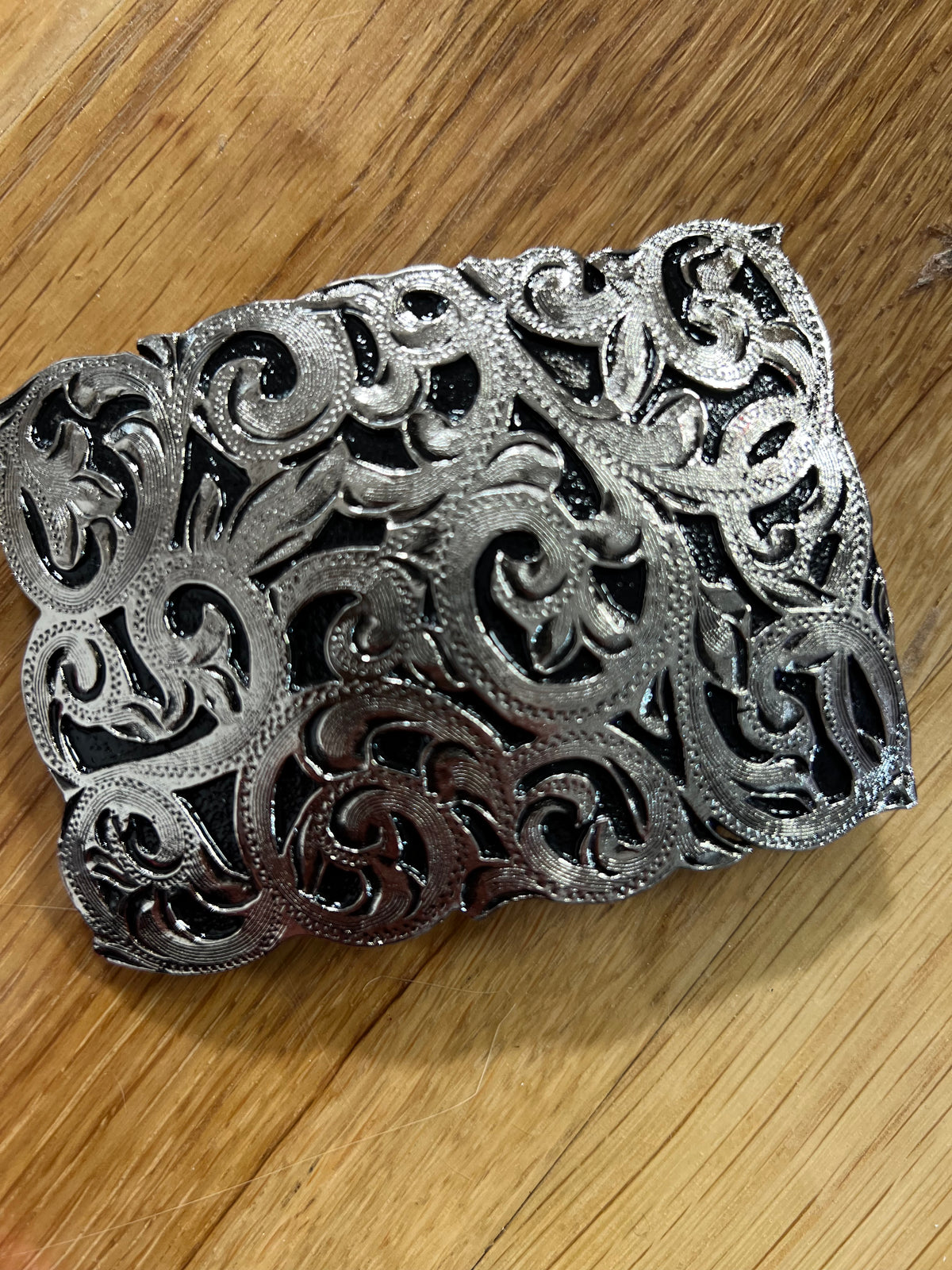 SILVER DESIGNED BUCKLE