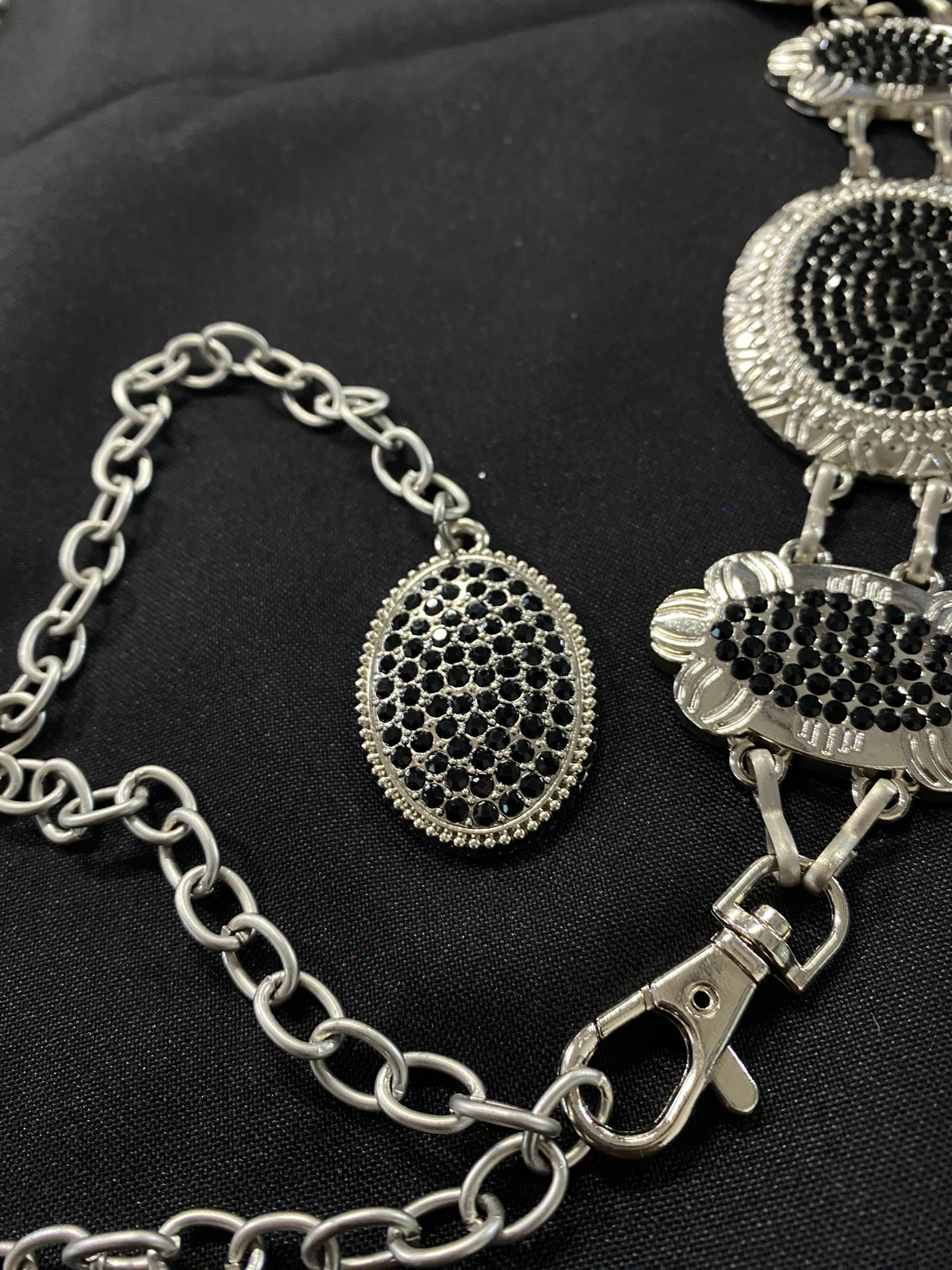 BLACK SHINE CONCHO BELT