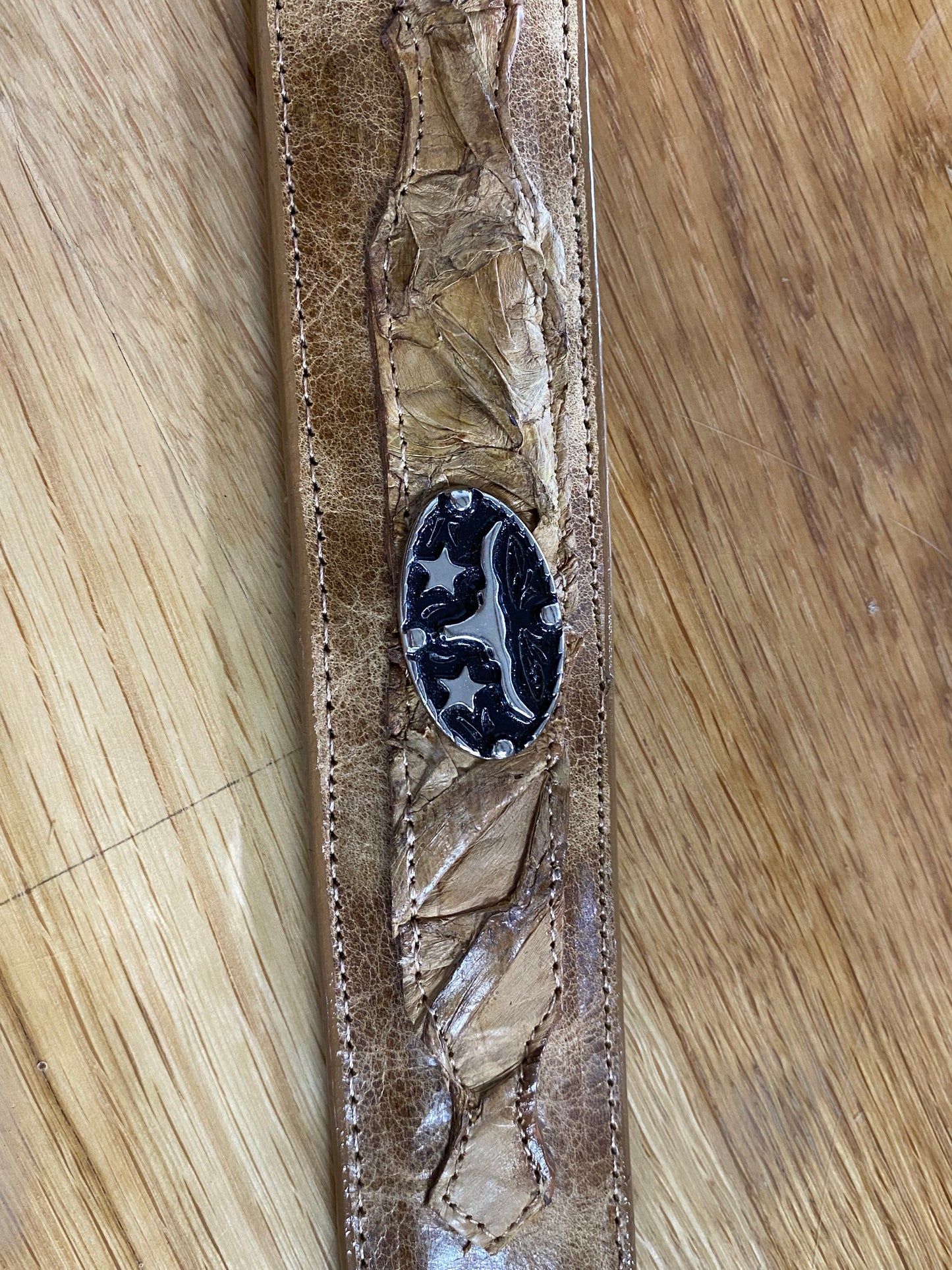 LIGHT BROWN PIRARCU HOMETOWN BELT