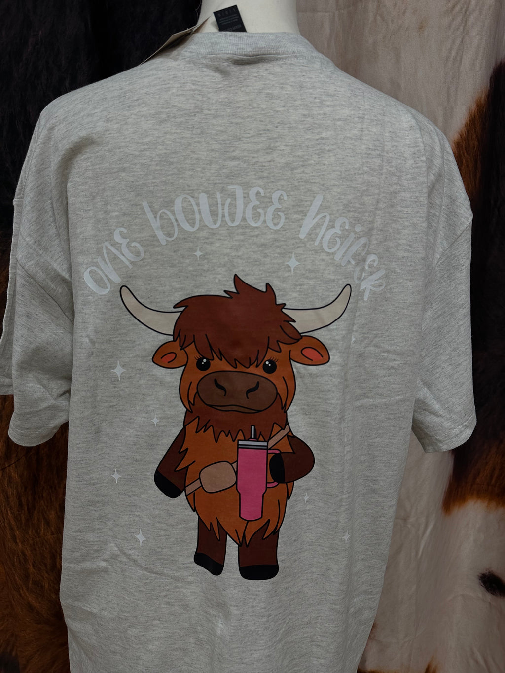 GILDAN| CUSTOM T-SHIRT ONE BOUJEE HEIFER & BOW