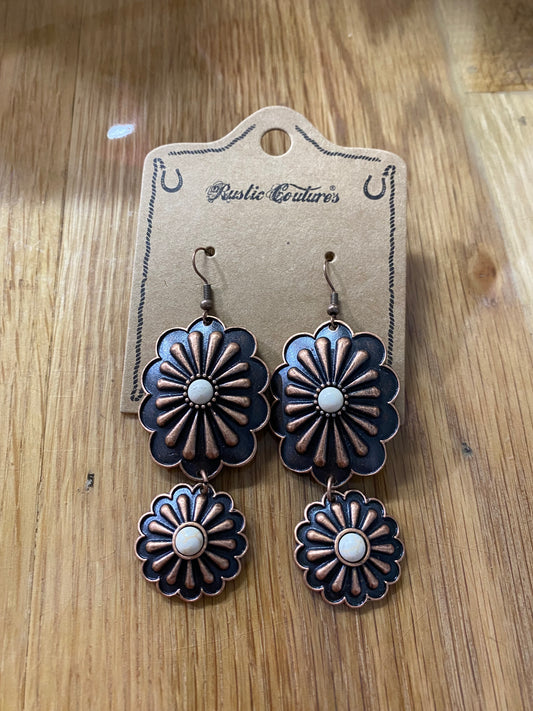 Rustic Coutures Concho Rustic/White Earrings