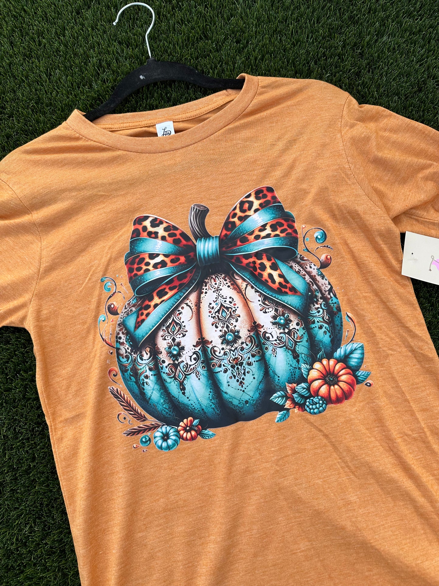 LUCKY & BLESSED LIFE| ORANGE PUMKIN CHEETAH T-SHIRT