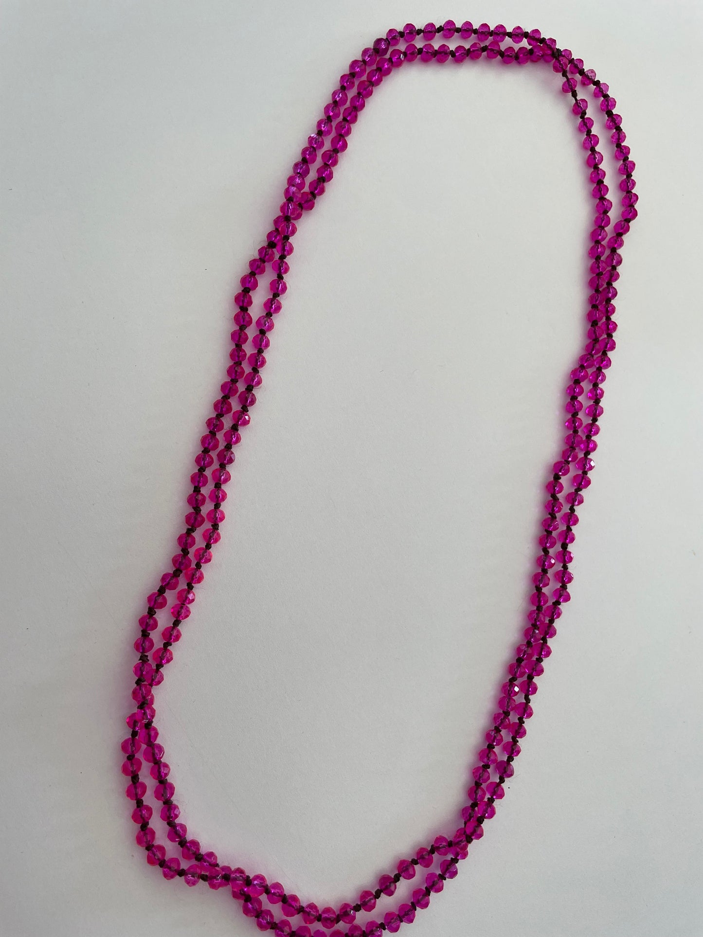 FUSHIA BEAD NECKLACE