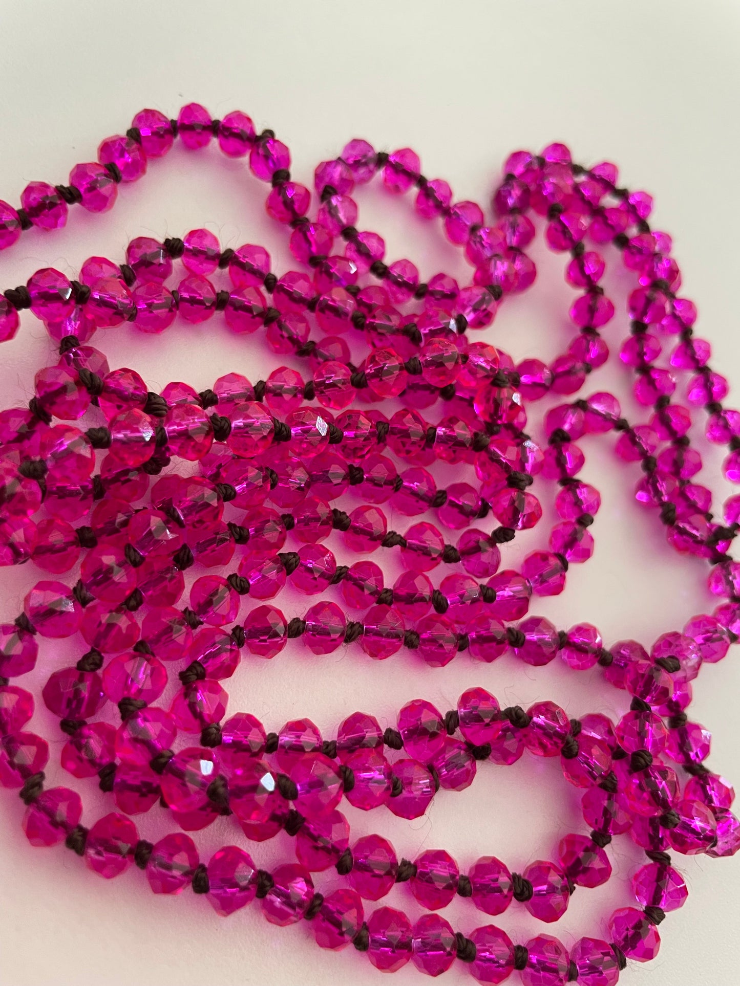 FUSHIA BEAD NECKLACE