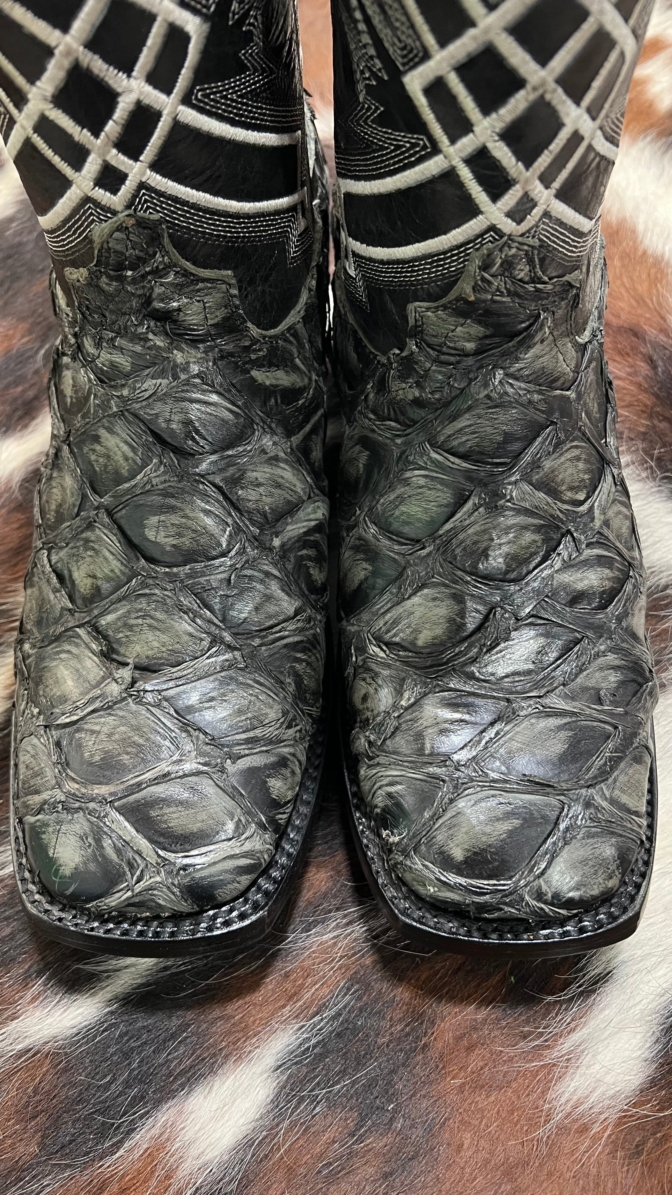 EXOTIC BLACK FISH BOOTS