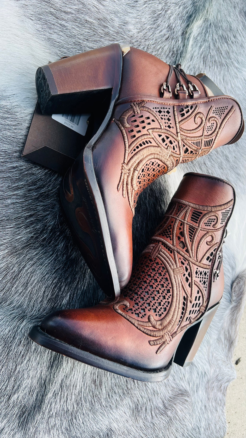 Cuadra Ankle Embroidered Honey Bootie