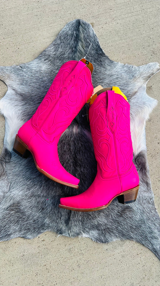 Z5138 - WOMEN'S EMBROIDERY FUCHSIA SNIP TOE COWBOY BOOT