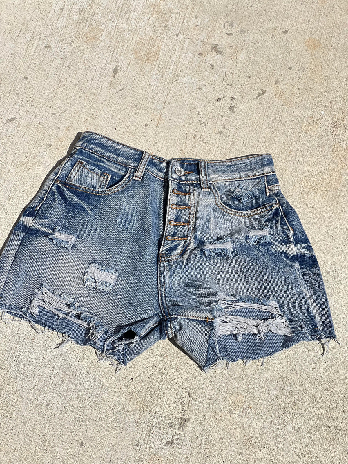 Ripped Denim Shorts (Slim Style)