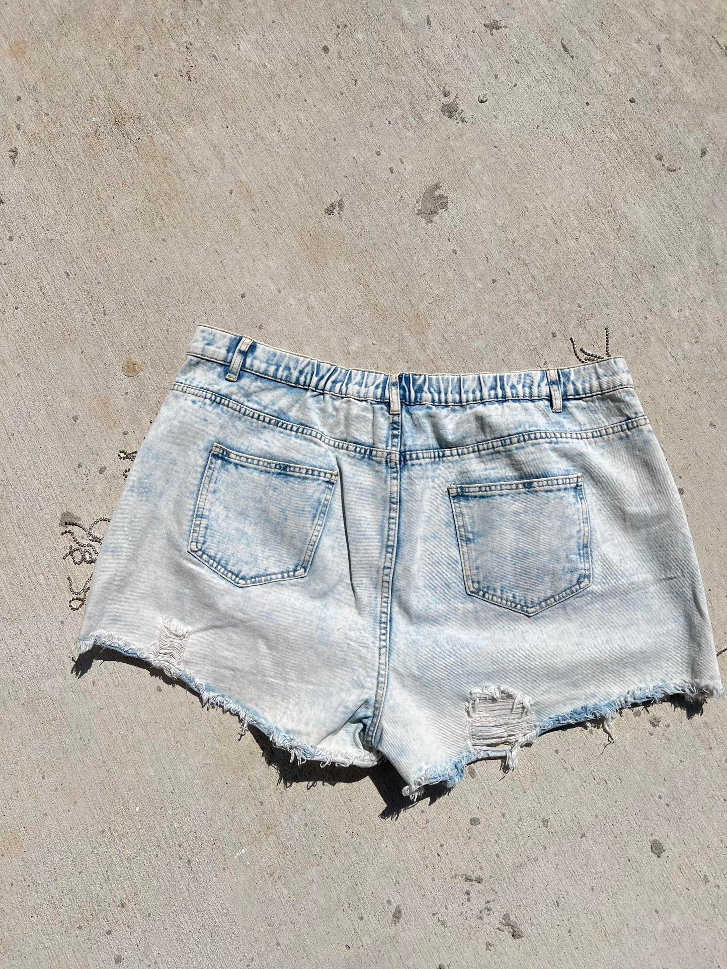 SAVANNA JANE PLUS SIZE JEAN SHORTS